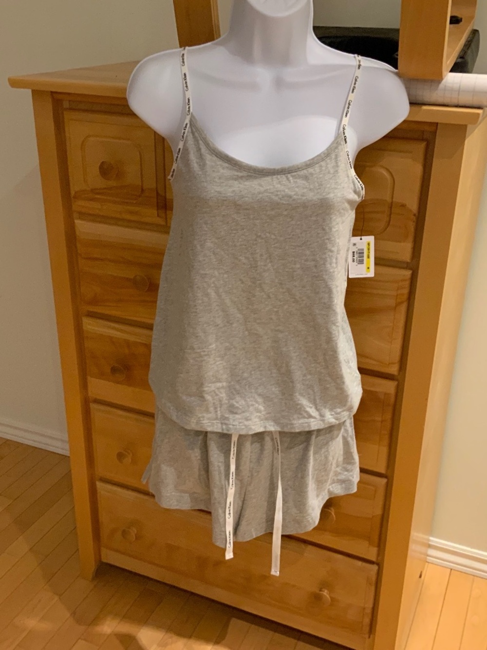 Calvin Klein sleepwear set: top and shorts, size medium, colour grey